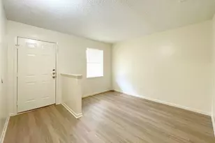 904 N Meadows Dr, Austin, TX 78758 - Photo 2