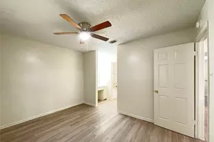 904 N Meadows Dr, Austin, TX 78758 - Photo 10