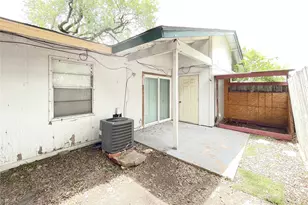 904 N Meadows Dr, Austin, TX 78758 - Photo 18