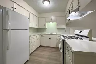 904 N Meadows Dr, Austin, TX 78758 - Photo 4