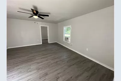 622 Scarbrough Street, Rockdale, TX 76567 - Photo 2