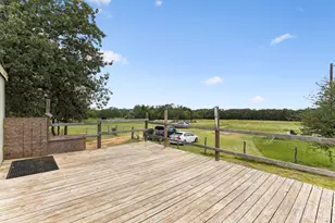 253 N County Line Rd, Elgin, TX 78621 - Photo 6