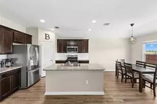 1010 Pembroke Ct, Hutto, TX 78634 - Photo 10