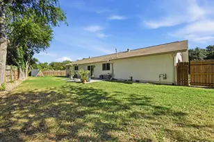2307 Deadwood Dr, Austin, TX 78744 - Photo 24