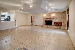 204 Maynard St, Bastrop, TX 78602 - Photo 6
