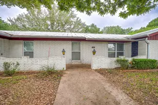 204 Maynard St, Bastrop, TX 78602 - Photo 4