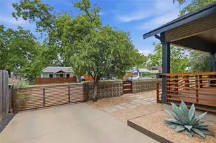 2007 E 2nd St, Austin, TX 78702 - Photo 2