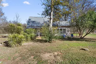 523 Old Hwy 20, McDade, TX 78650 - Photo 26