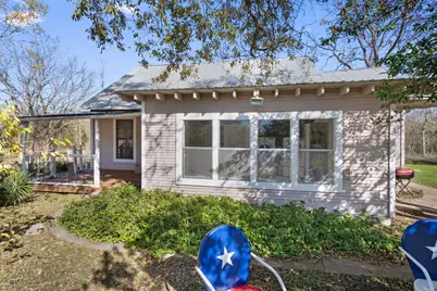 523 Old Highway 20, McDade, TX 78650 - Photo 8