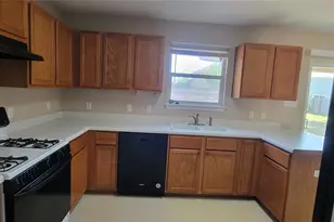 730 Blair Ave, Bastrop, TX 78602 - Photo 2