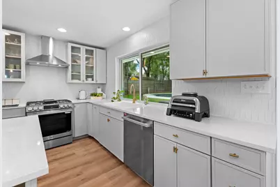 8806 Ridgehill Drive, Austin, TX 78759 - Photo 10
