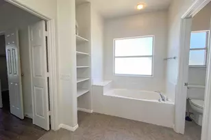 609 W 37th St, Austin, TX 78705 - Photo 14