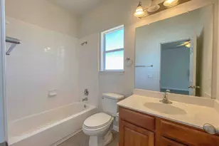 609 W 37th St, Austin, TX 78705 - Photo 26