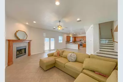 609 W 37th Street, Austin, TX 78705 - Photo 2