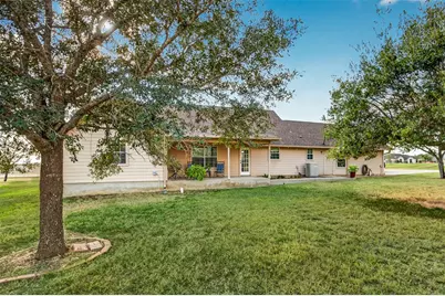 175 Creekwood Drive, Gonzales, TX 78629 - Photo 36