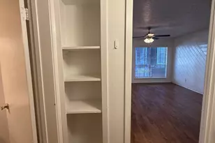 2704 Salado St, Austin, TX 78705 - Photo 10