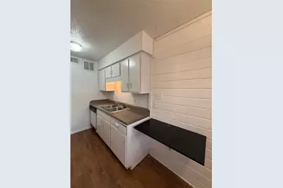 2704 Salado Street #106, Austin, TX 78705 - Photo 6