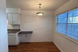 2704 Salado St, Austin, TX 78705 - Photo 4