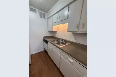 2704 Salado Street #106, Austin, TX 78705 - Photo 8