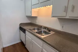 2704 Salado St, Austin, TX 78705 - Photo 8