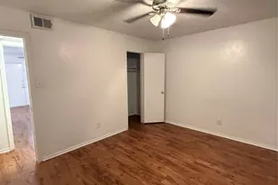 2704 Salado St, Austin, TX 78705 - Photo 12