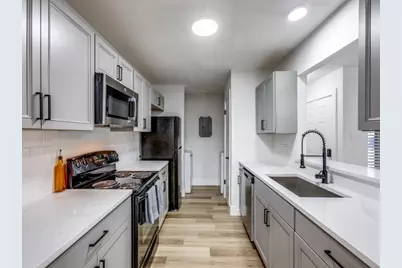 1845 River Crossing Circle #B, Austin, TX 78741 - Photo 14