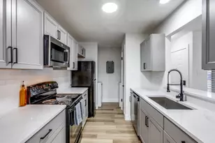 1845 River Crossing Cir, Austin, TX 78741 - Photo 6