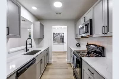 1845 River Crossing Circle #B, Austin, TX 78741 - Photo 16