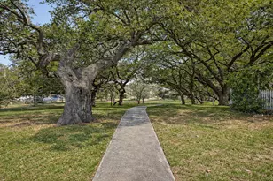 1845 River Crossing Cir, Austin, TX 78741 - Photo 30