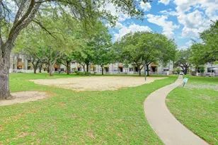 1845 River Crossing Cir, Austin, TX 78741 - Photo 32