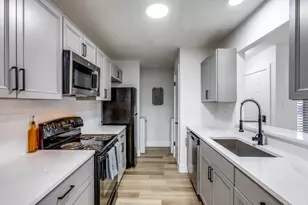 1845 River Crossing Cir, Austin, TX 78741 - Photo 6