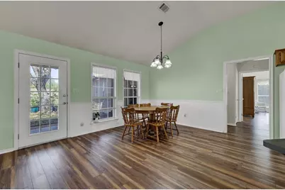 309 Oakwood Loop, San Marcos, TX 78666 - Photo 8