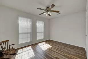 309 Oakwood Loop, San Marcos, TX 78666 - Photo 12