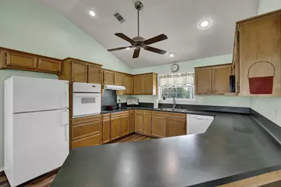 309 Oakwood Loop, San Marcos, TX 78666 - Photo 10