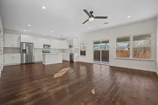 803 4th St, Lockhart, TX 78644 - Photo 4