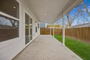 803 4th St, Lockhart, TX 78644 - Photo 24