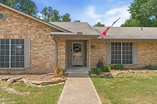 1101 E 19th St, Cameron, TX 76520 - Photo 4