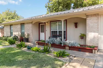 105 Jones Street, Bastrop, TX 78602 - Photo 2