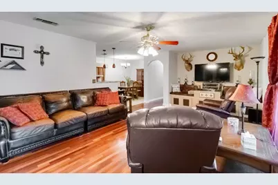 105 Jones Street, Bastrop, TX 78602 - Photo 4