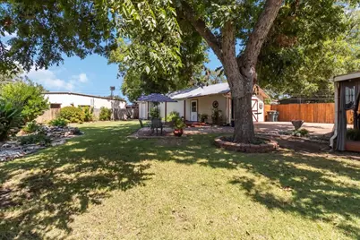 105 Jones Street, Bastrop, TX 78602 - Photo 32