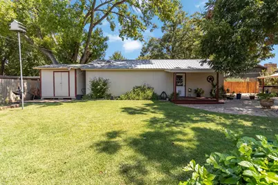 105 Jones Street, Bastrop, TX 78602 - Photo 28