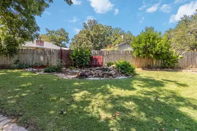 105 Jones Street, Bastrop, TX 78602 - Photo 24