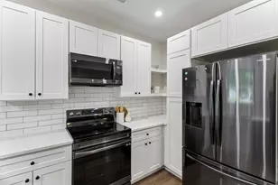 1909 S Pine St, Georgetown, TX 78626 - Photo 12