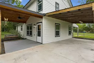 1909 S Pine St, Georgetown, TX 78626 - Photo 4