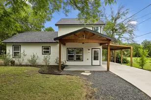 1909 S Pine St, Georgetown, TX 78626 - Photo 2