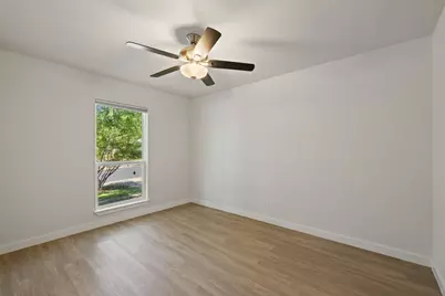 902 Hillside Oaks Drive, Austin, TX 78745 - Photo 22