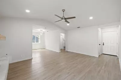 902 Hillside Oaks Drive, Austin, TX 78745 - Photo 14