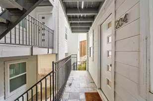 807 Blanco St, Austin, TX 78703 - Photo 2