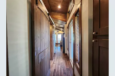 300 Park Avenue, Staples, TX 78670 - Photo 18