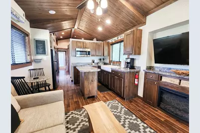 300 Park Avenue, Staples, TX 78670 - Photo 4